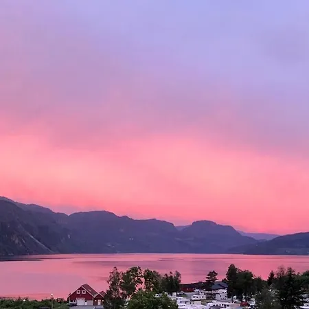 ホテル Sauda Fjordhotell Saudasjøen