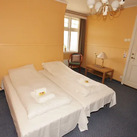 ホテル Sauda Fjordhotell Saudasjøen