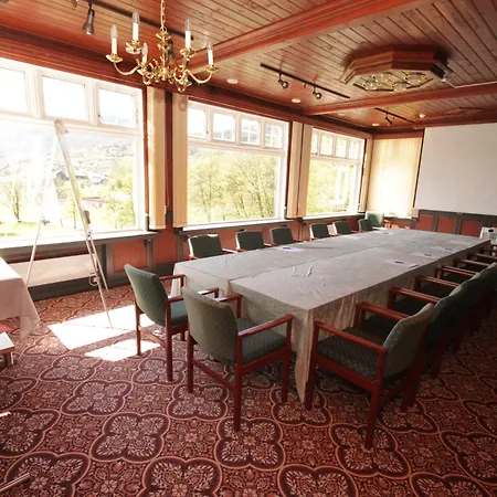 Sauda Fjordhotell ホテル 4*