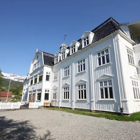 Sauda Fjordhotell ホテル 4*